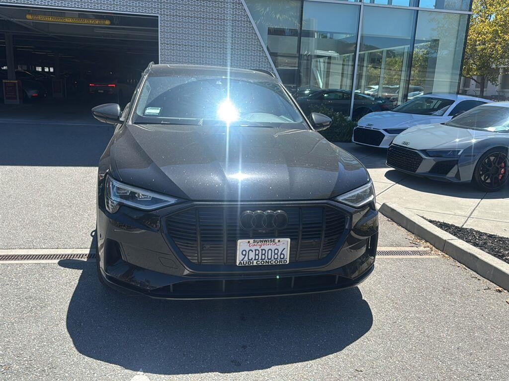 2022 Audi e-tron Premium Plus