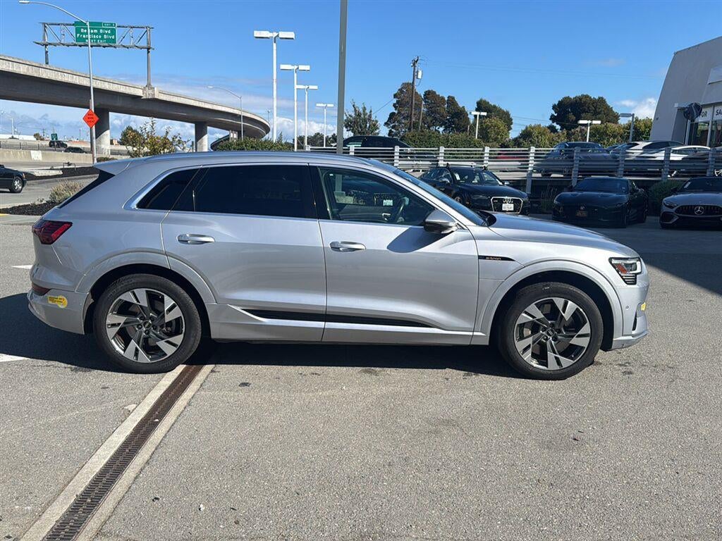 2022 Audi E-Tron Premium Plus