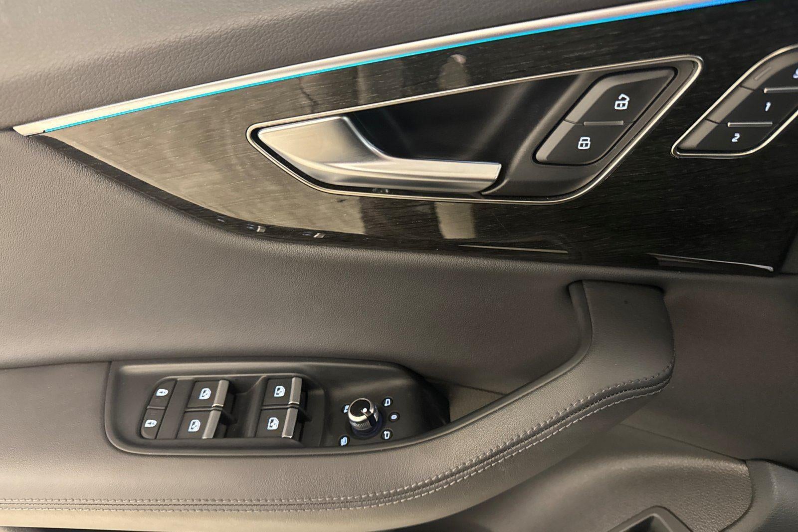 2023 Audi Q7 Premium Plus