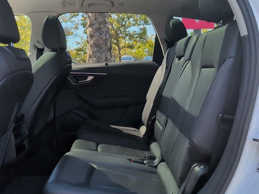 2023 Audi Q7 Premium Plus