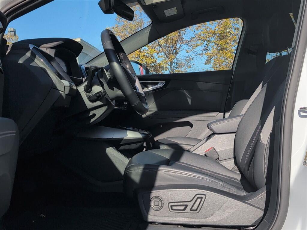 2024 Audi Q4 e-tron Premium Plus