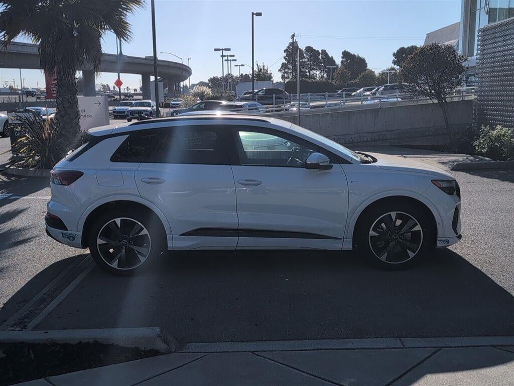 2024 Audi Q4 e-tron Premium Plus