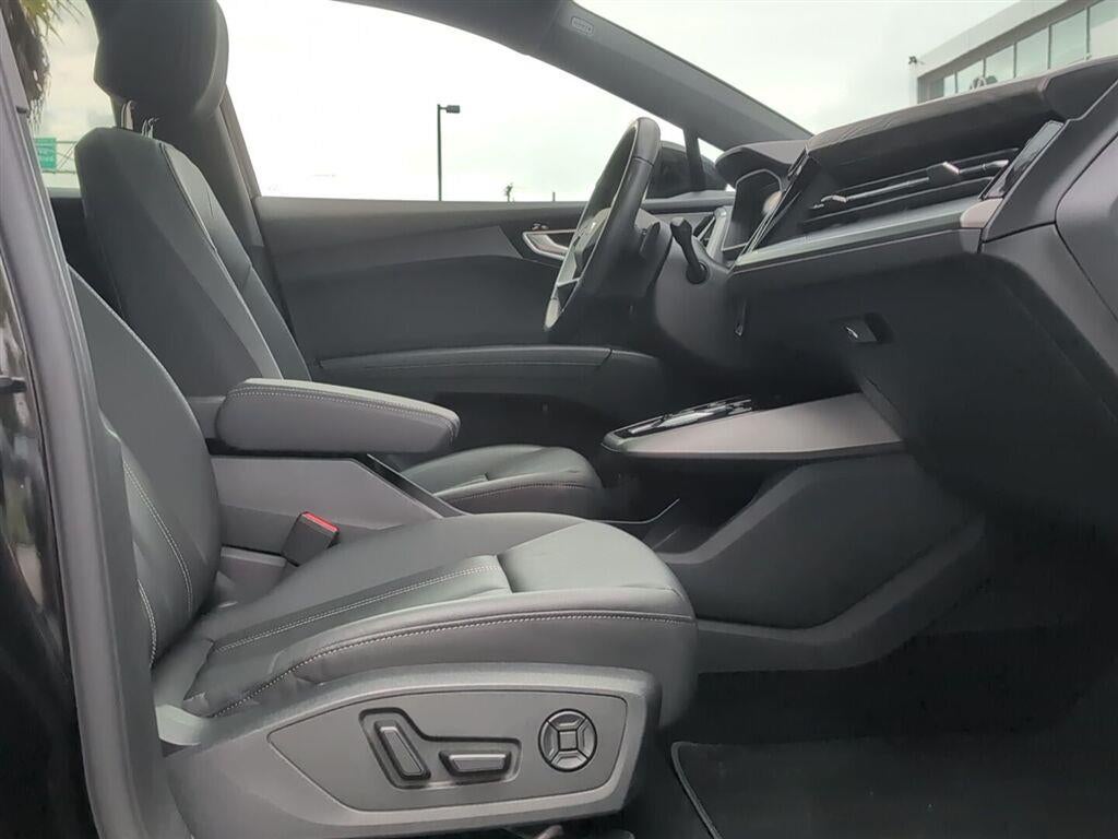 2024 Audi Q4 e-tron Premium Plus