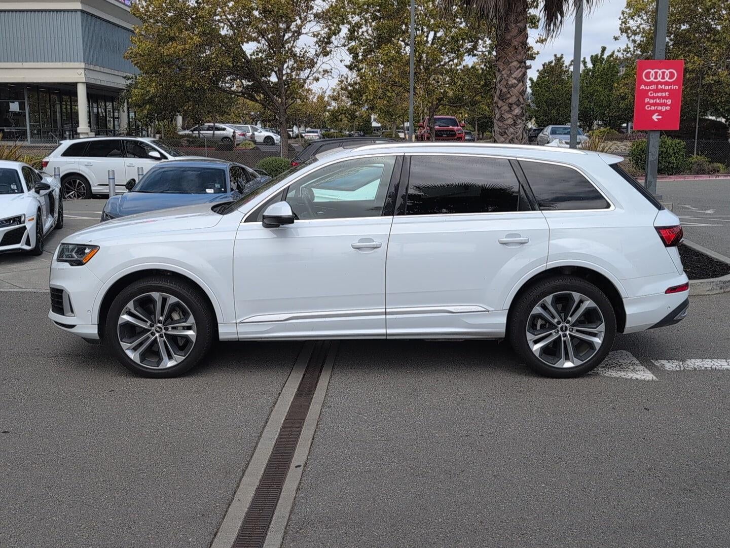 2021 Audi Q7 Premium Plus