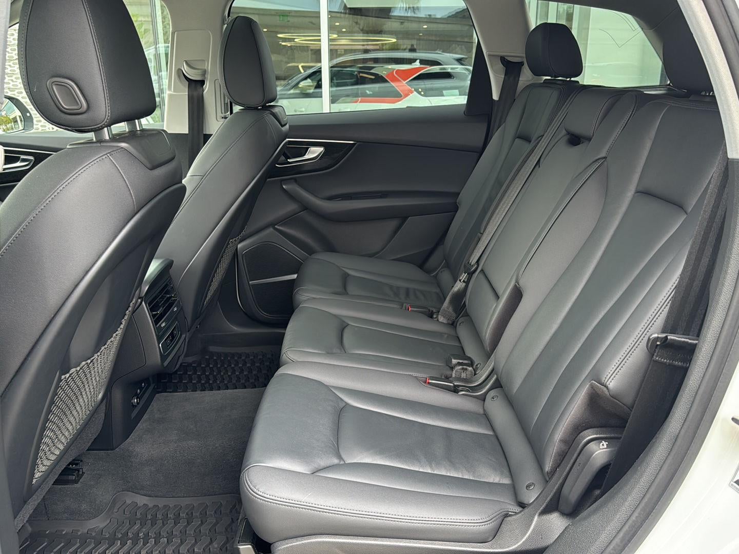 2022 Audi Q7 Premium Plus