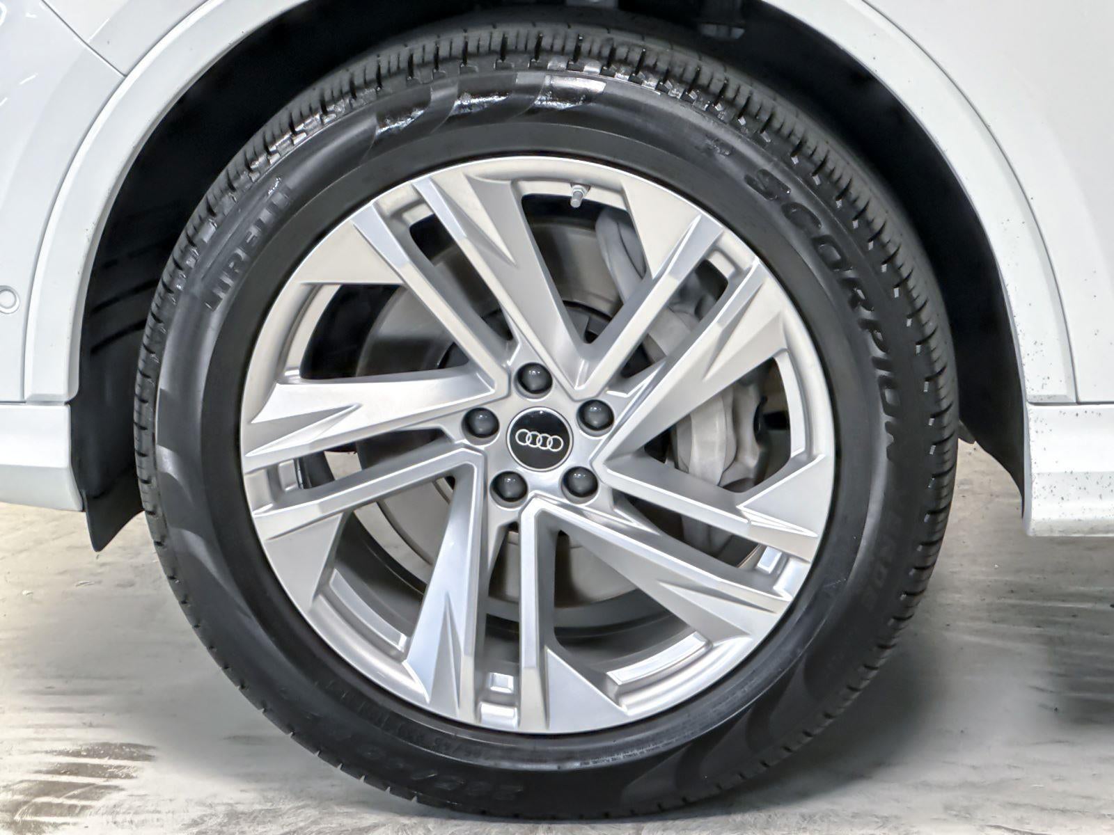 2022 Audi Q7 Premium Plus