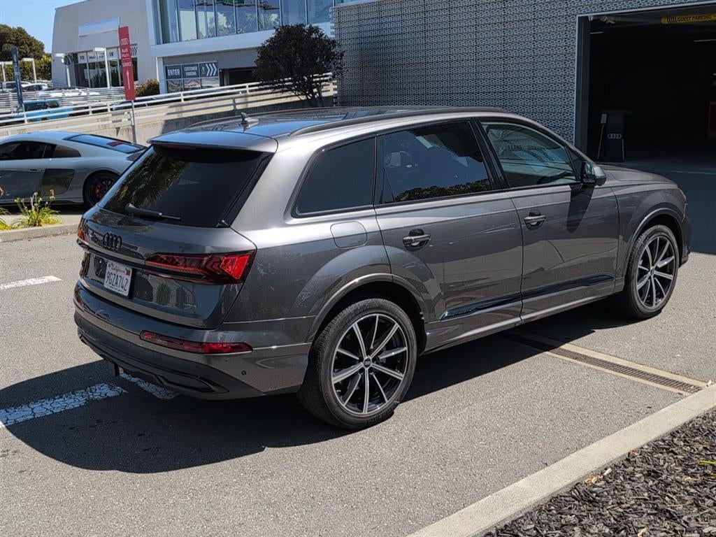 2023 Audi Q7 Premium Plus