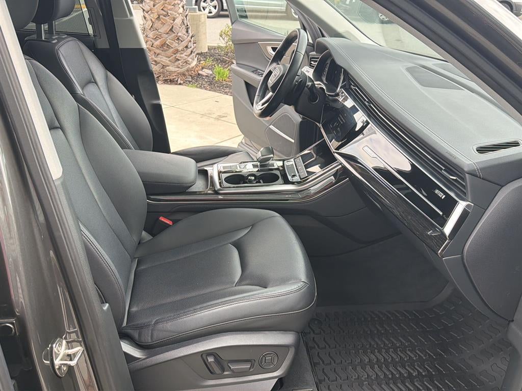 2023 Audi Q7 Premium Plus