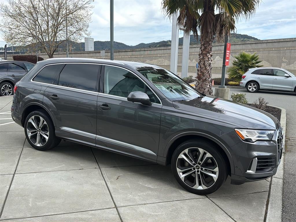 2023 Audi Q7 Premium Plus