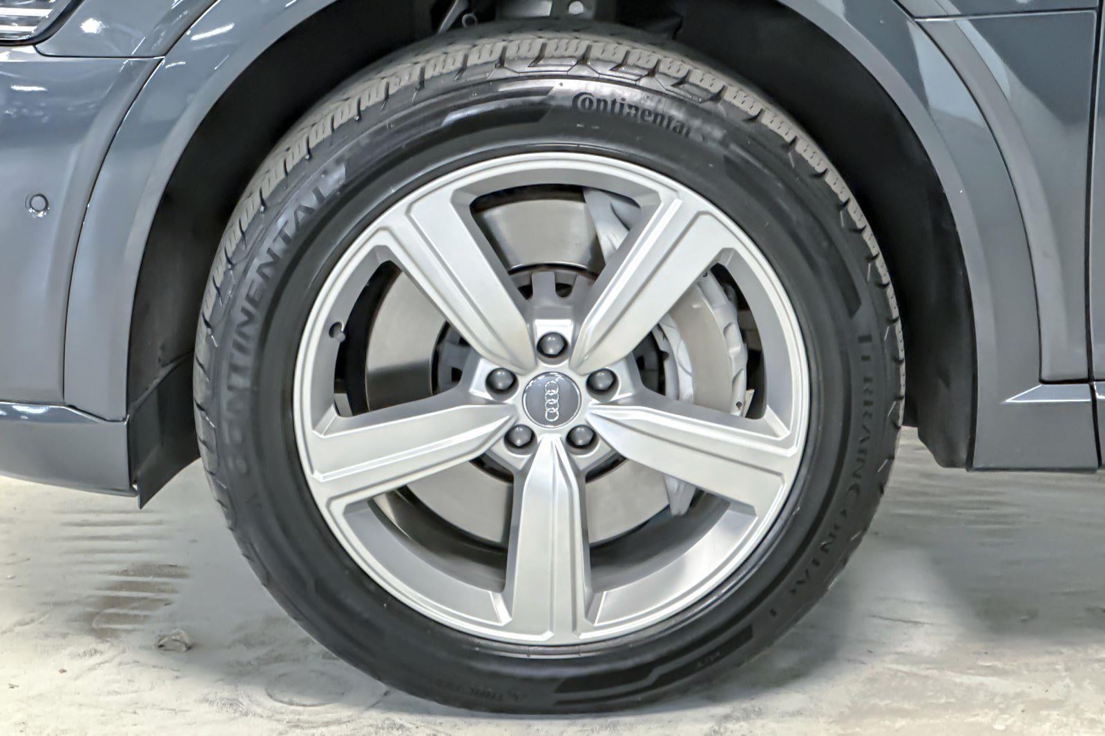 2019 Audi e-tron Prestige