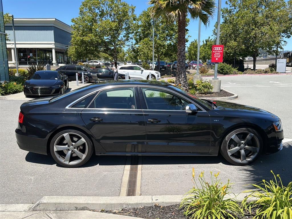 2013 Audi S8 4dr Sdn