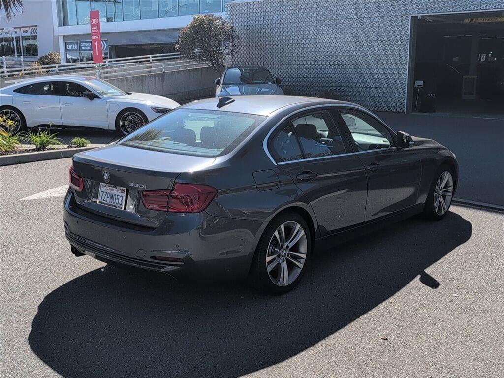 2017 BMW 3 Series 330i