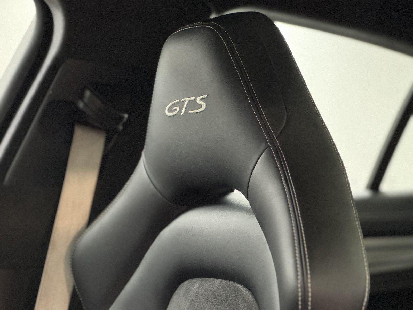 2022 Porsche Panamera GTS