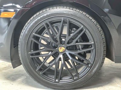 2024 Porsche Macan GTS