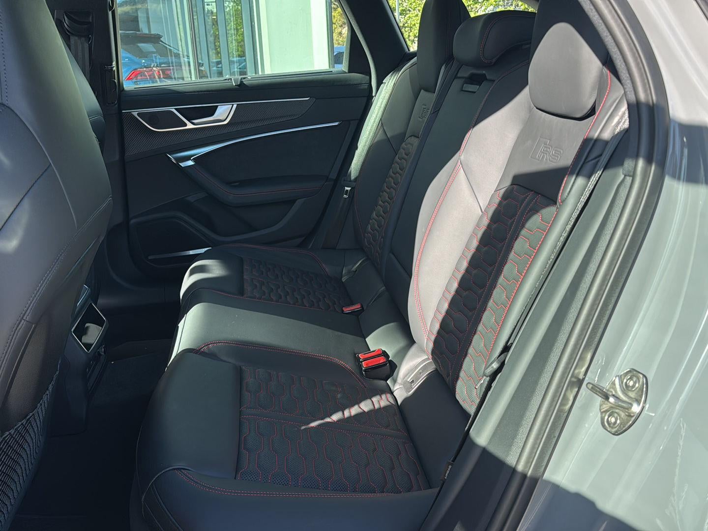 2025 Audi RS 6 Avant performance