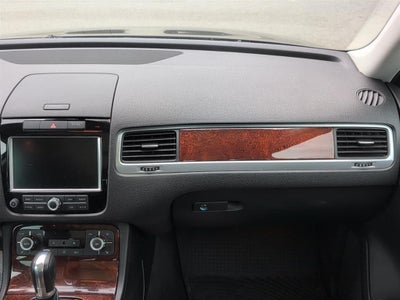 2014 Volkswagen Touareg Lux