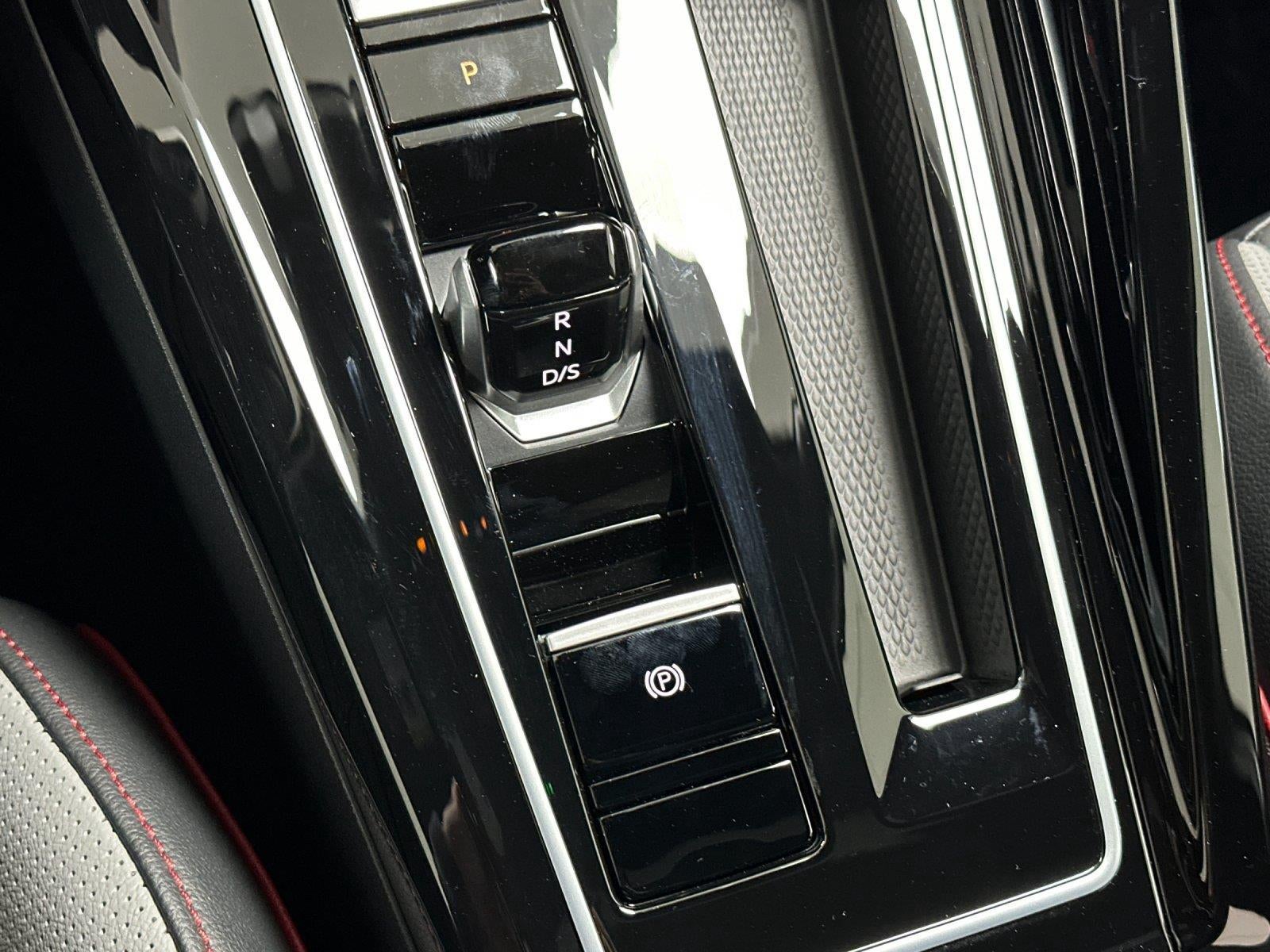 2025 Volkswagen Golf GTI SE