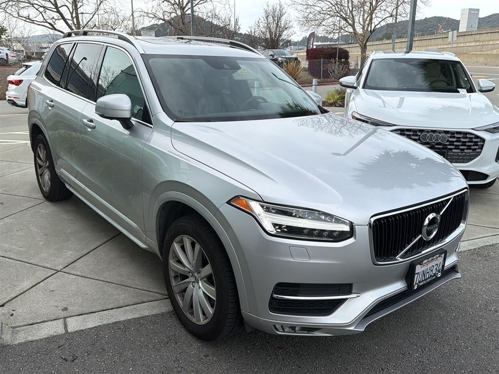 2016 Volvo XC90 T6 Momentum