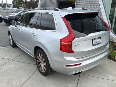 2016 Volvo XC90 T6 Momentum