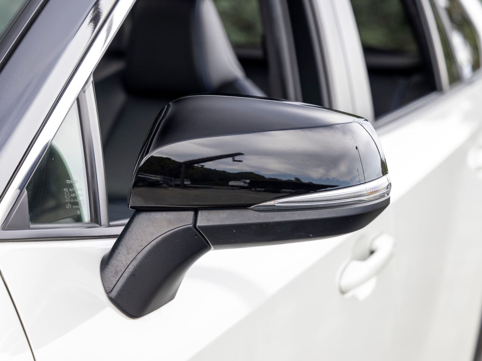 2019 Toyota RAV4 Hybrid XSE