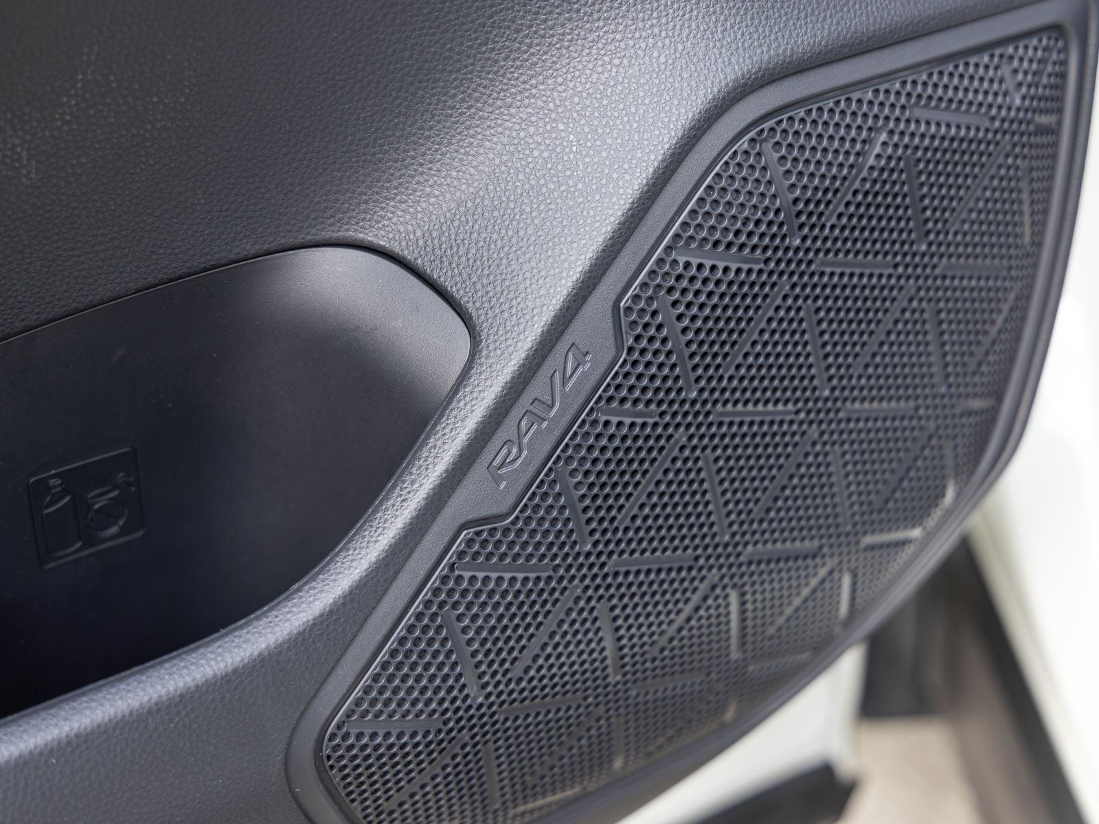 2019 Toyota RAV4 Hybrid XSE