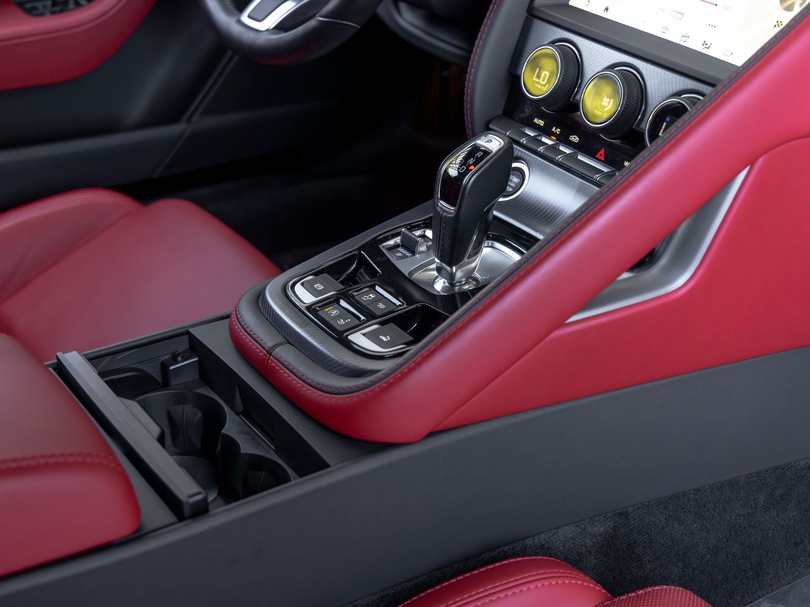 2024 Jaguar F-TYPE P450