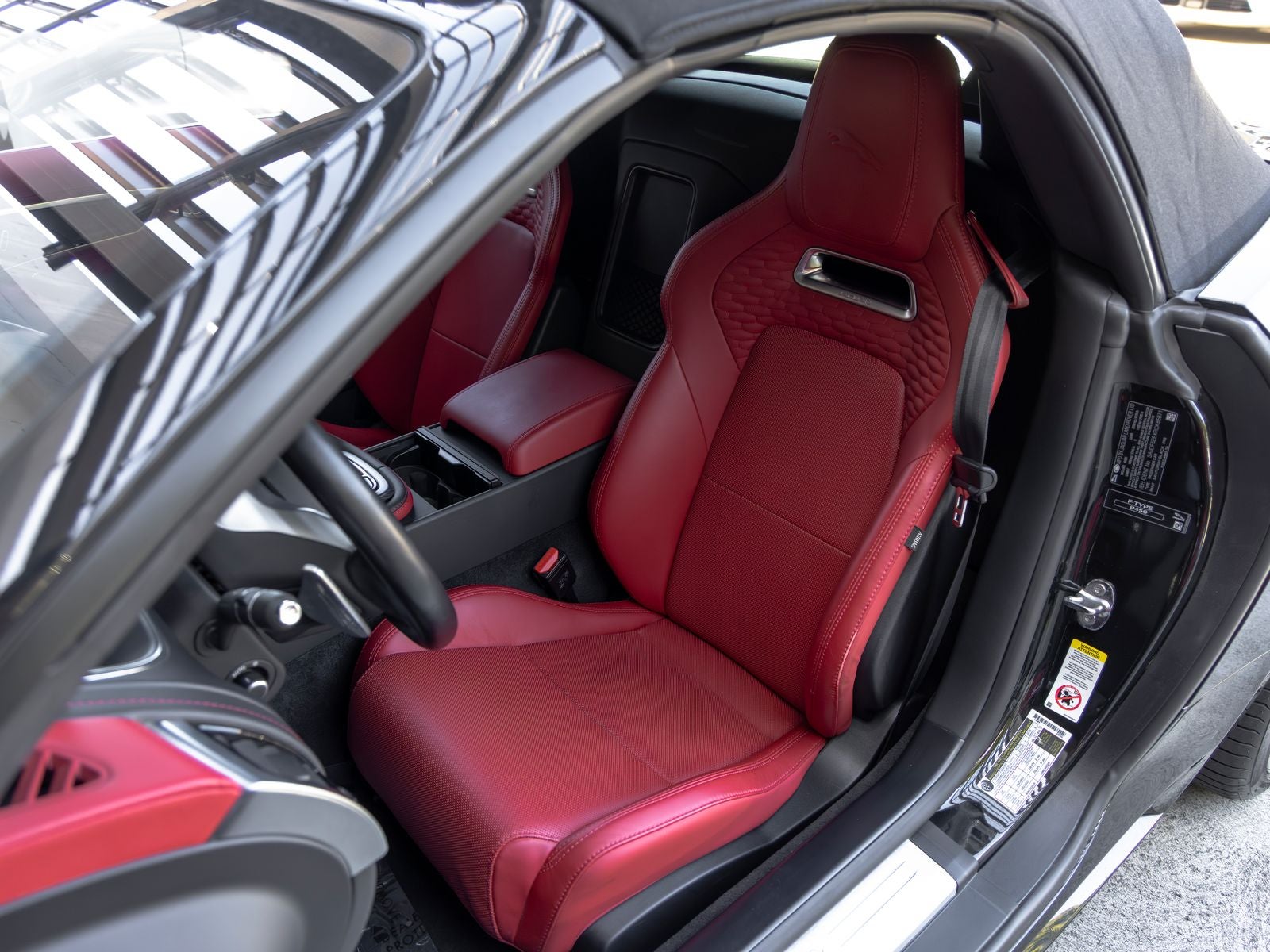 2024 Jaguar F-TYPE P450