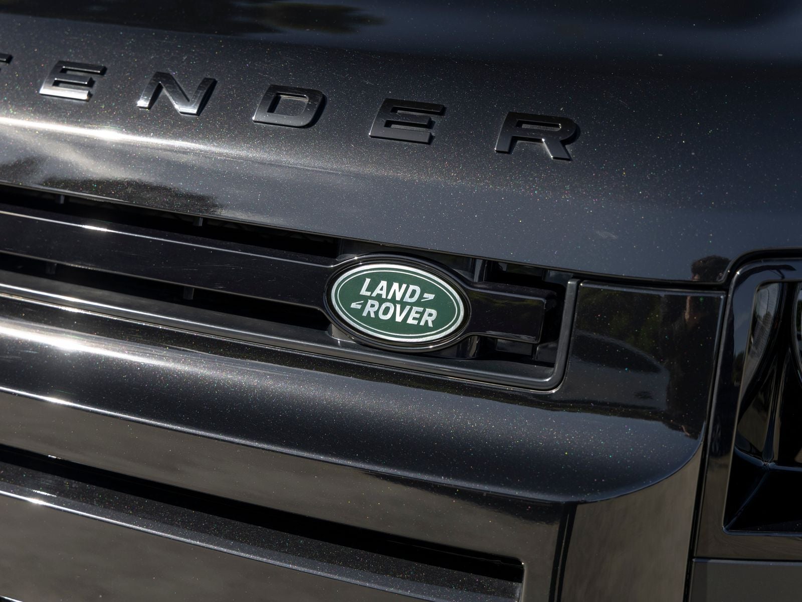 2025 Land Rover Defender 90 X-Dynamic SE