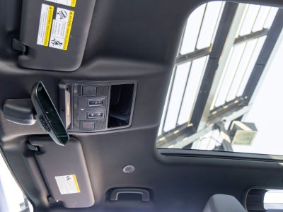 2025 Land Rover Defender 90 X-Dynamic SE