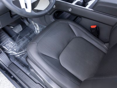 2025 Land Rover Defender 90 X-Dynamic SE