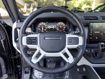2025 Land Rover Defender 90 X-Dynamic SE