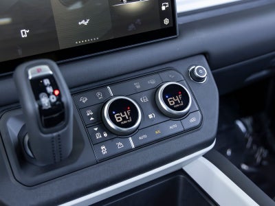 2025 Land Rover Defender 90 X-Dynamic SE