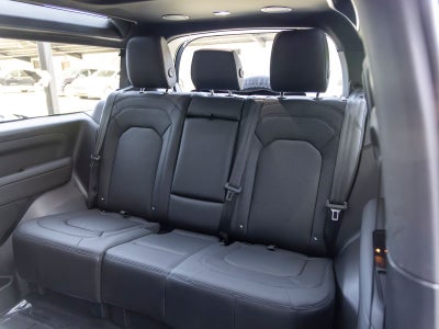 2025 Land Rover Defender 90 X-Dynamic SE