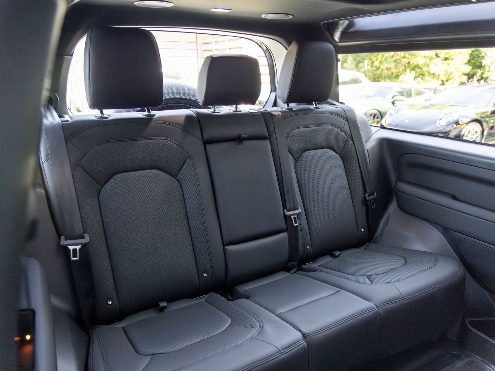 2025 Land Rover Defender 90 X-Dynamic SE