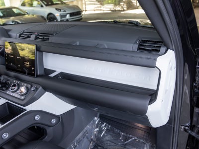 2025 Land Rover Defender 90 X-Dynamic SE