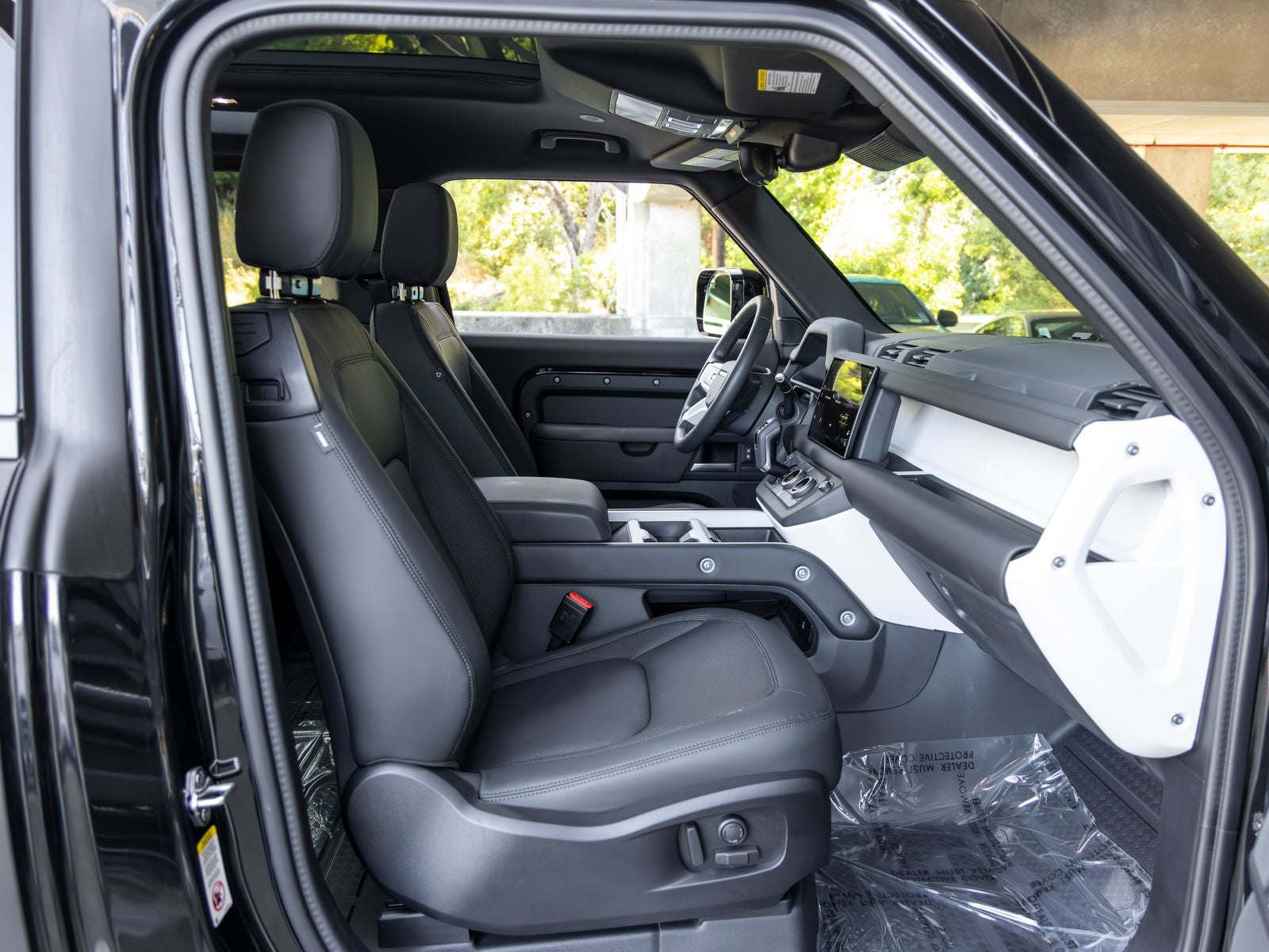 2025 Land Rover Defender 90 X-Dynamic SE