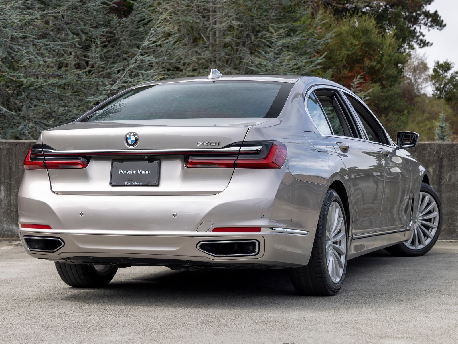 2022 BMW 7 Series 740i