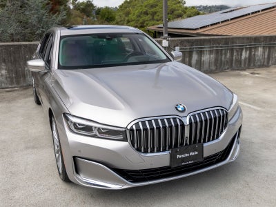 2022 BMW 7 Series 740i