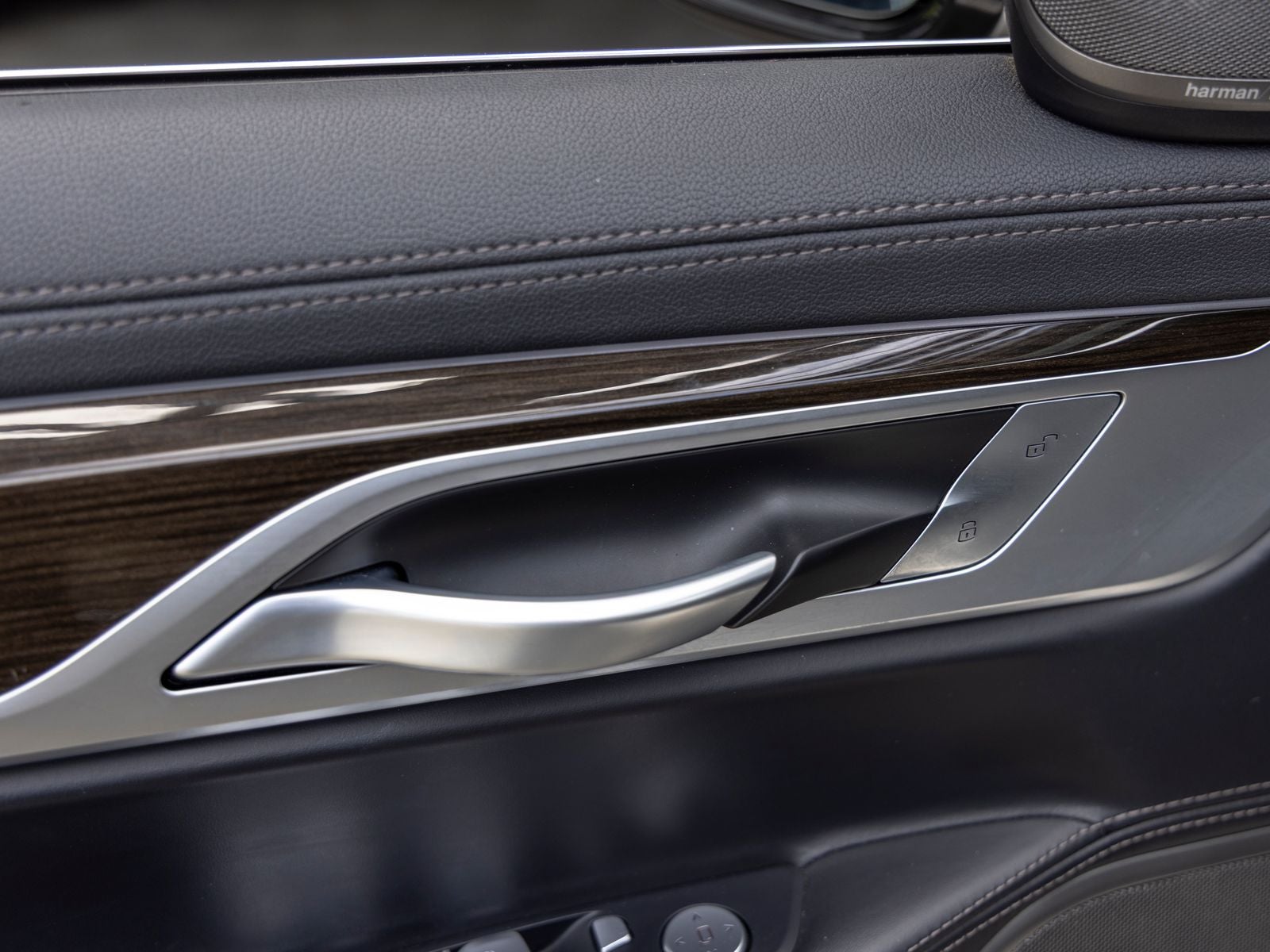 2022 BMW 7 Series 740i