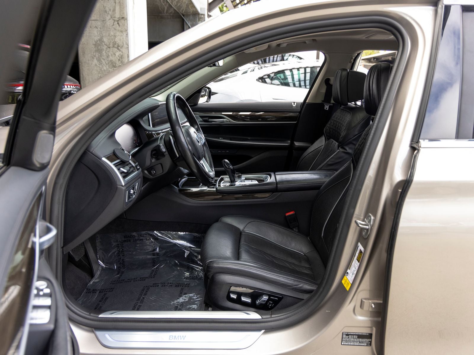 2022 BMW 7 Series 740i