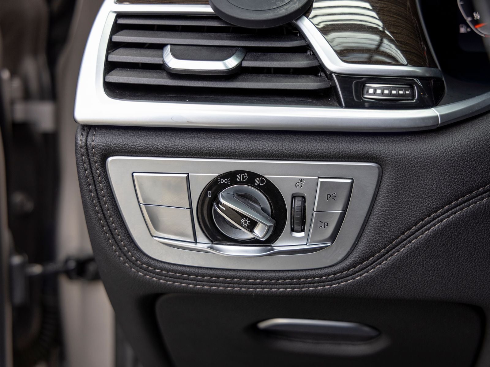 2022 BMW 7 Series 740i
