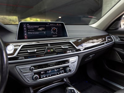 2022 BMW 7 Series 740i