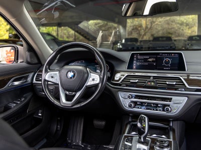 2022 BMW 7 Series 740i