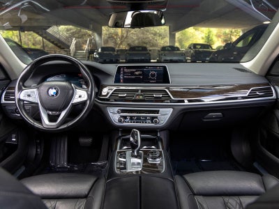 2022 BMW 7 Series 740i