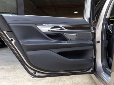 2022 BMW 7 Series 740i