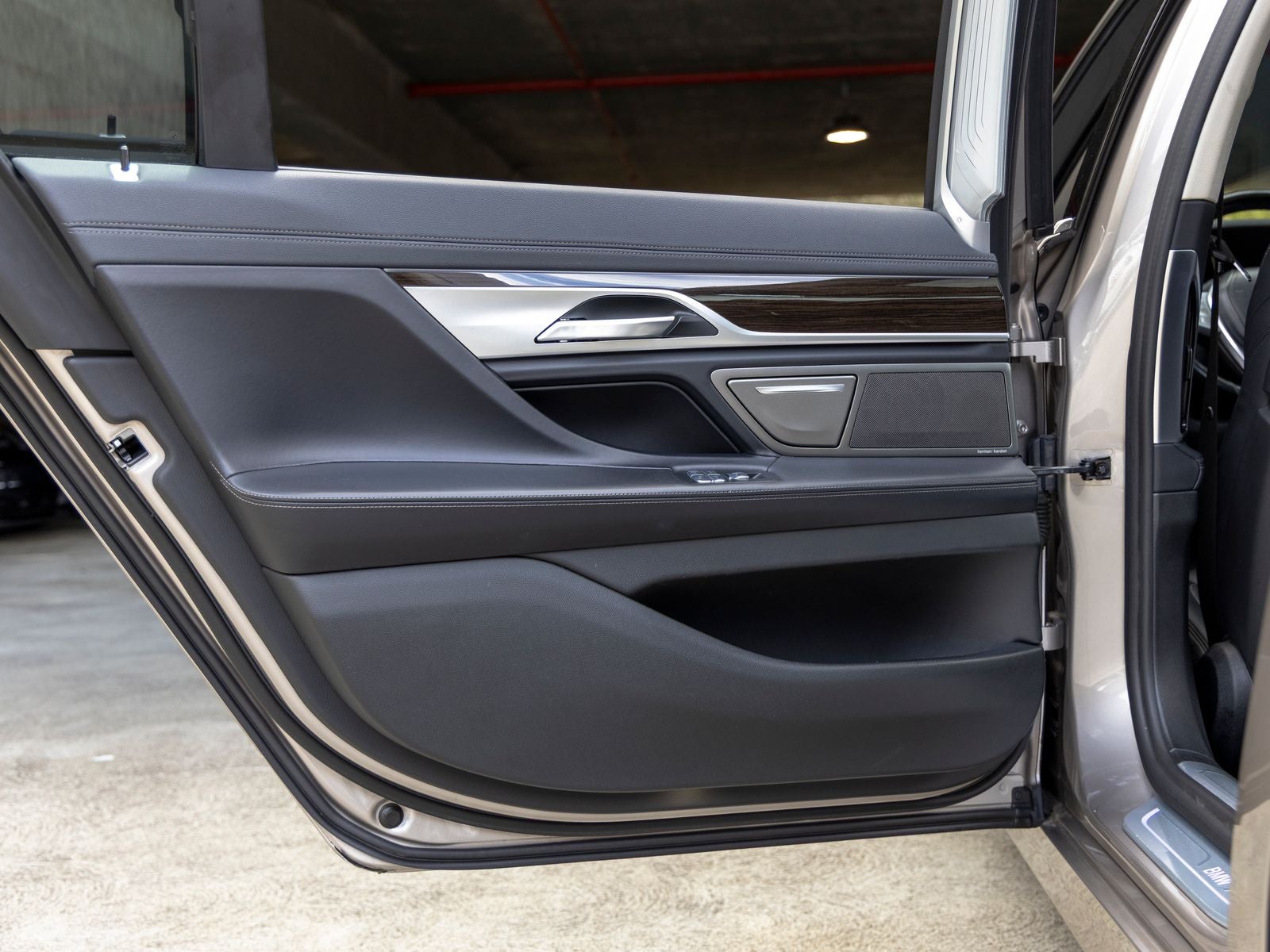 2022 BMW 7 Series 740i