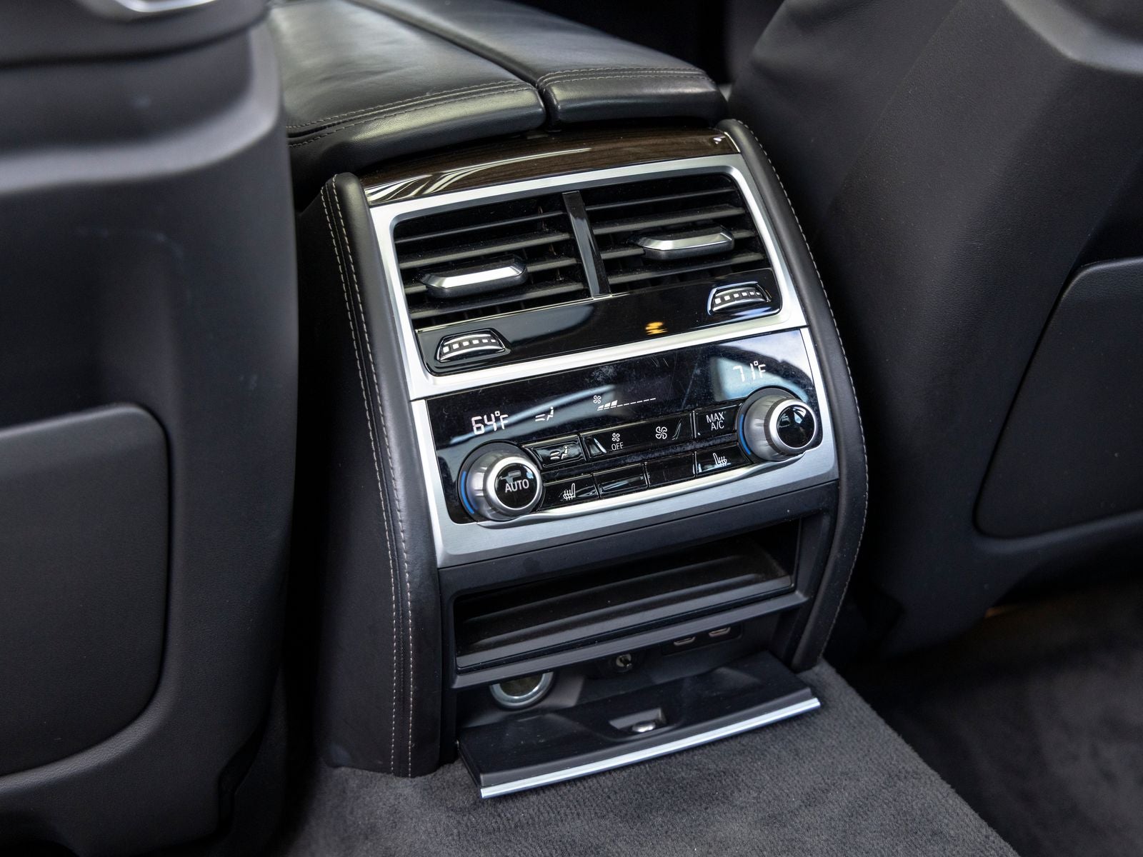 2022 BMW 7 Series 740i