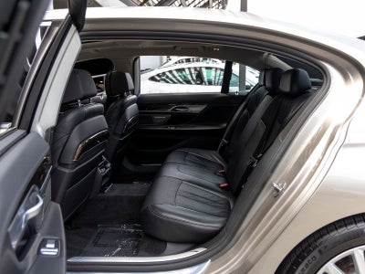 2022 BMW 7 Series 740i