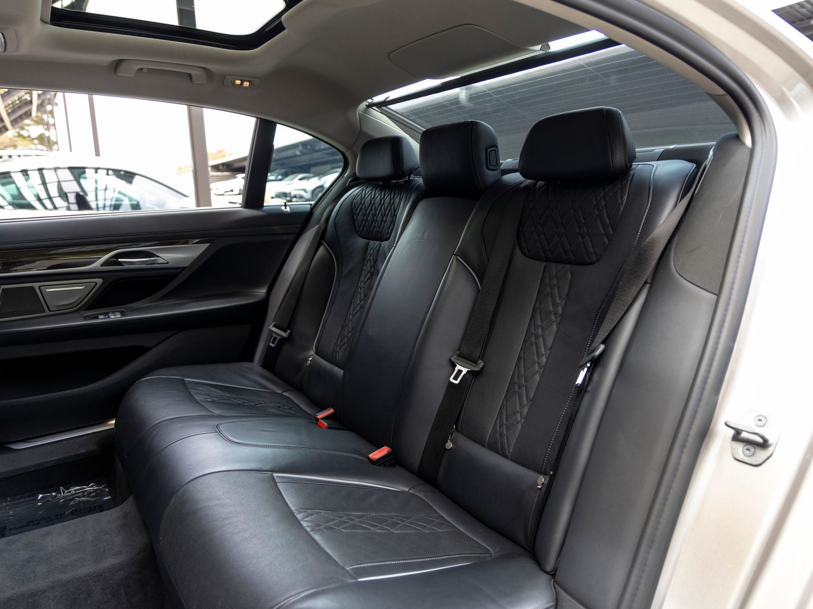 2022 BMW 7 Series 740i