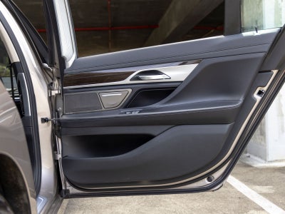 2022 BMW 7 Series 740i